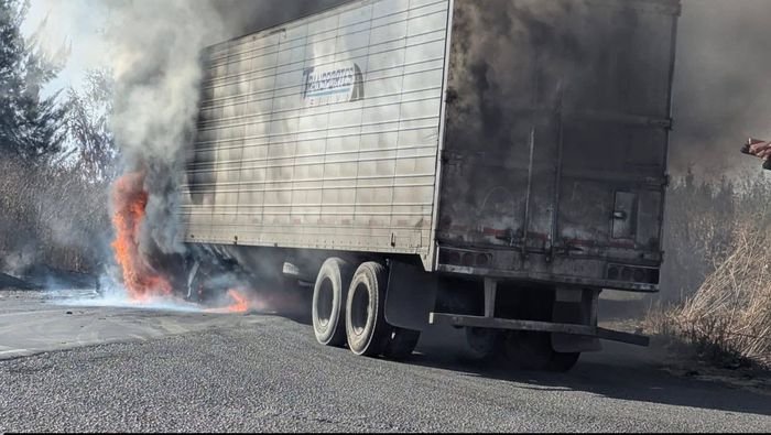 Transportistas preparan paro nacional tras muerte de seis choferes y quema de unidades