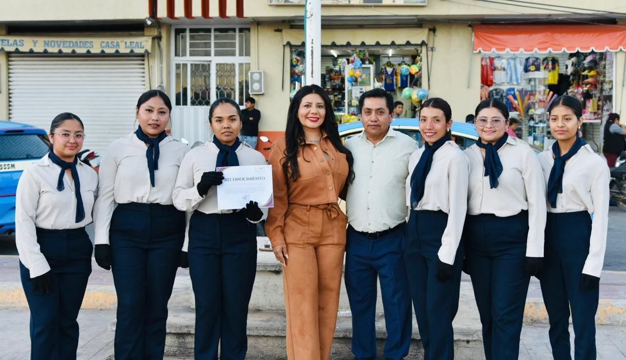 Honores a la Patria en Acatlán