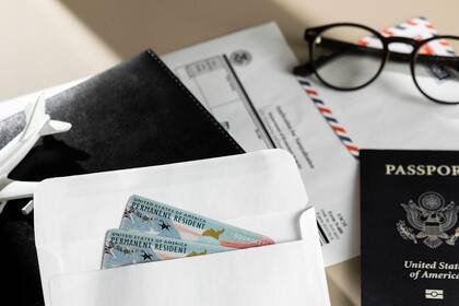 Investigan red de venta de documentos a migrantes en Estados Unidos