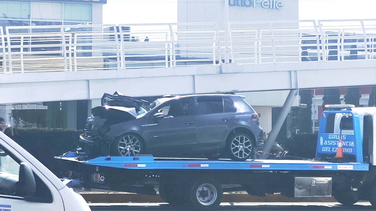 Revelan videos del accidente en Vía Atlixcáyotl