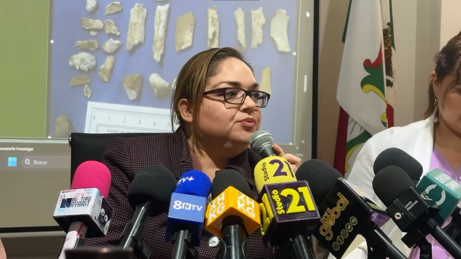 Fiscalía de Nayarit envía presencia de agentes sin identificación en la marcha del 8M