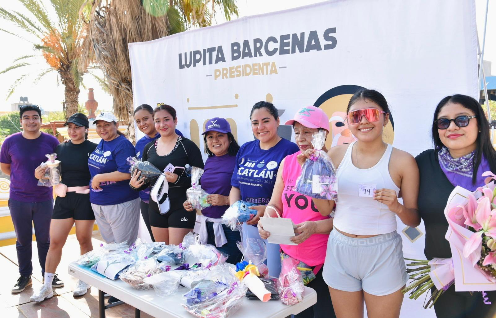 Encabeza alcaldesa de Acatlán actividades por el Día Internacional de la Mujer