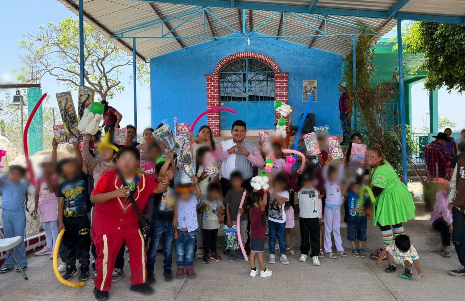 Ayuntamiento de Epatlán realiza festejos por el Día del Niño en Tres Cruces y San Miguel El Pedregal