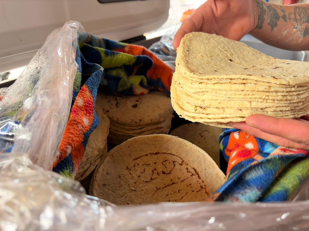 El kilo de tortilla alcanza los 36 pesos en el país; en Izúcar se mantiene en 18