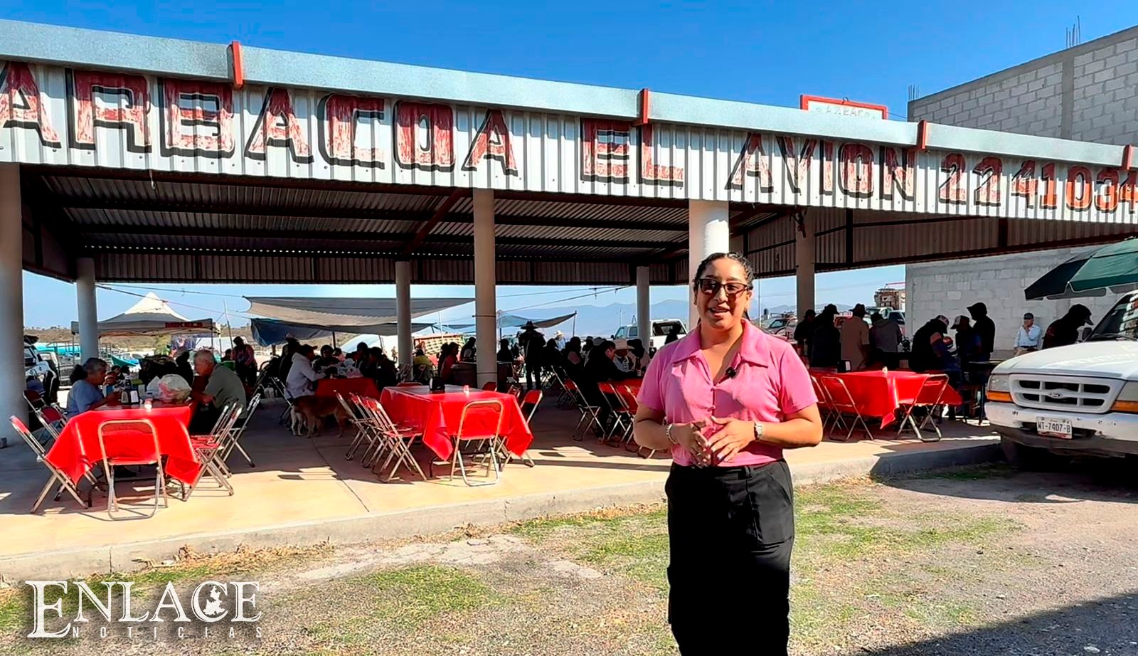 Barbacoa con historia: “Los Aviones”, tradición de tres generaciones en la plaza “El Moralillo”