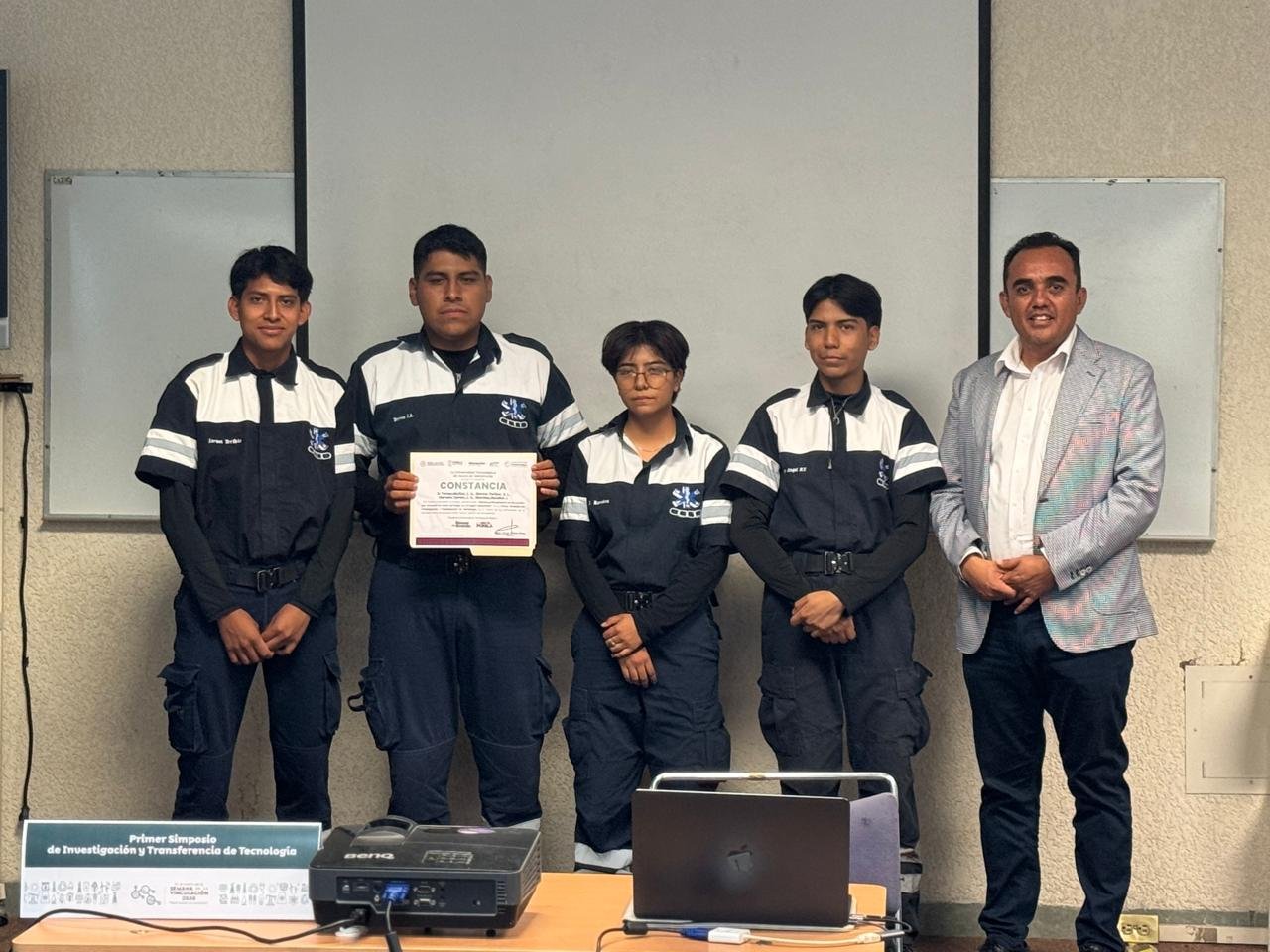 ¡Con éxito se realiza el Primer Simposio de Investigación y Transferencia de Tecnología!