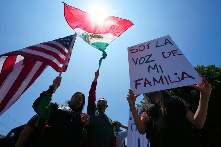 Mexicanos detenidos por ICE en EU promedian más de una década de residencia