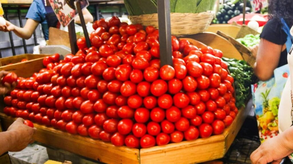 Aranceles de EU al campo mexicano duplican precios para consumidores estadounidenses