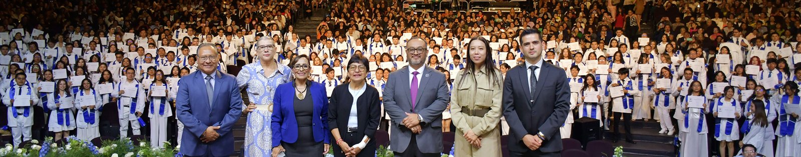 Preside Rectora Lilia Cedillo graduación de la Facultad de Medicina