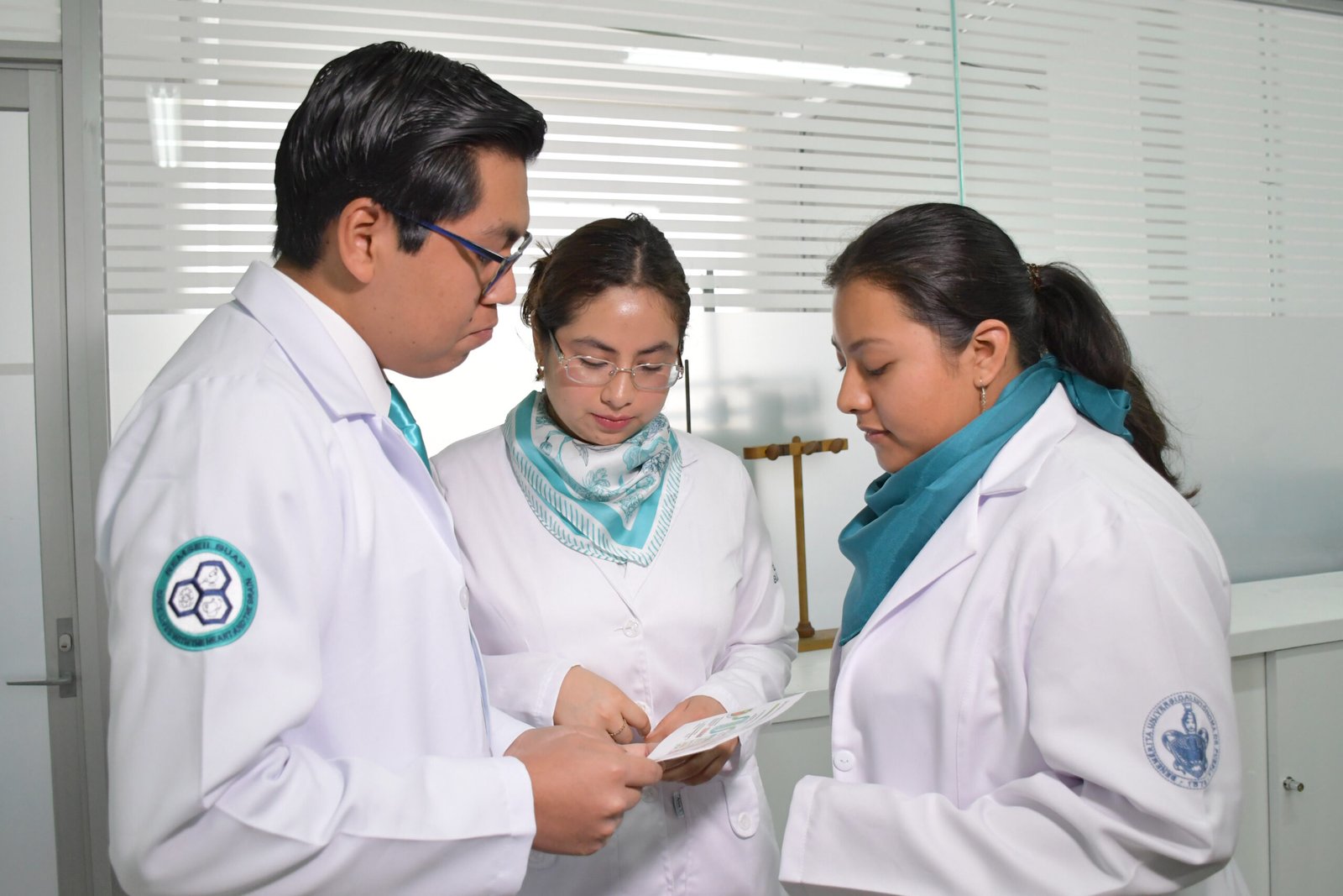Alumnos de Medicina BUAP logran bronce en Infomatrix 2026