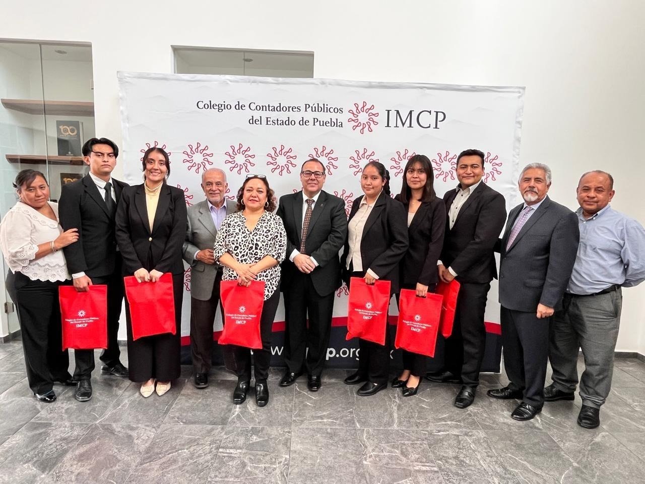 Triunfa equipo de la UTIM en maratón regional de Contaduría