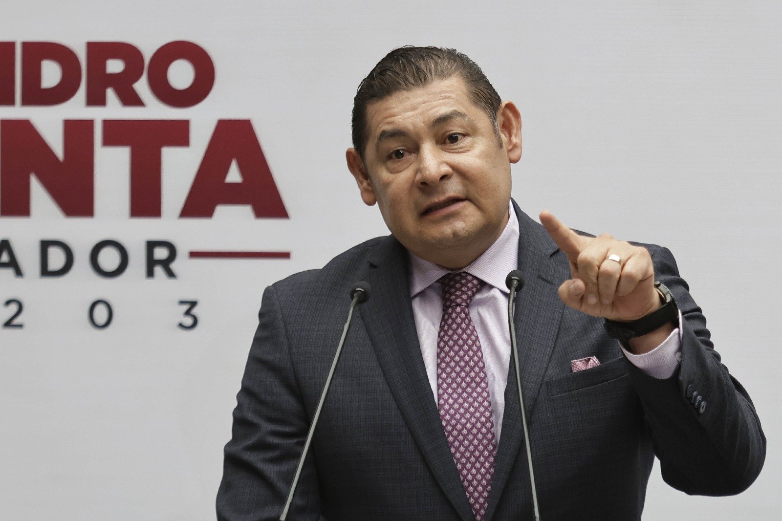 Armenta descarta impulsar candidaturas en Morena