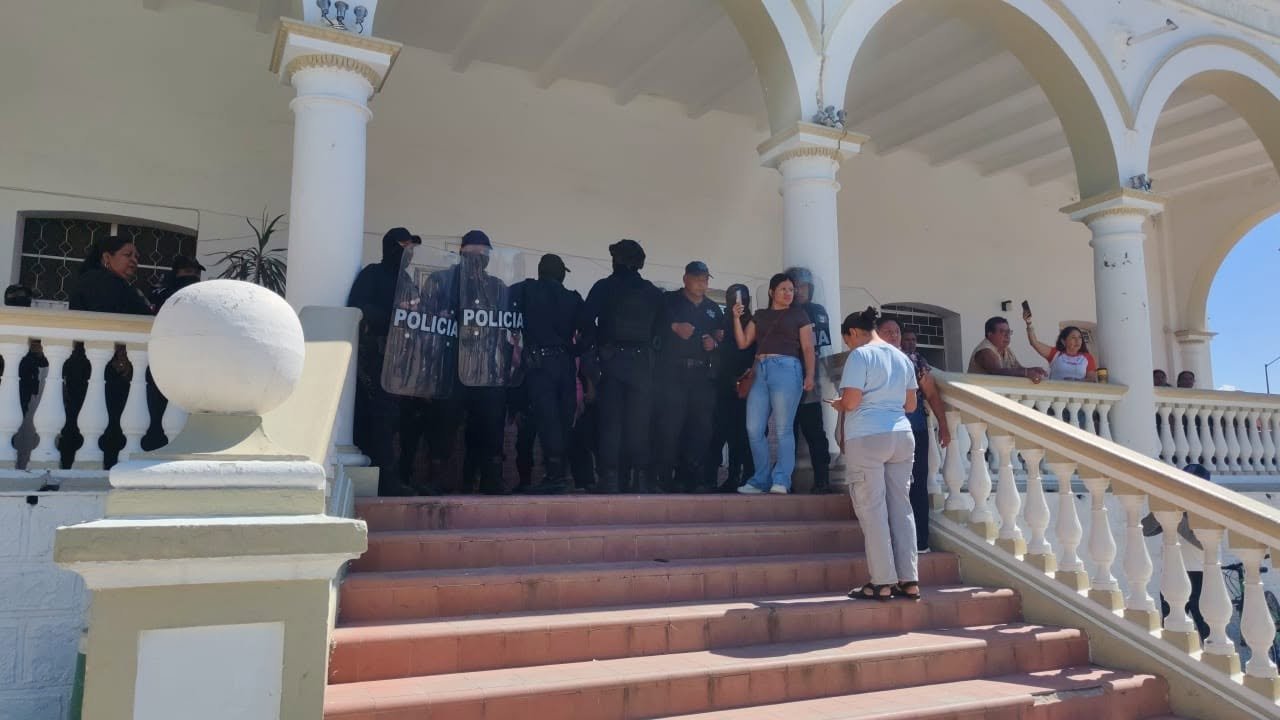 Sigue sin concretarse reunión entre regidores de Acatlán y Estado