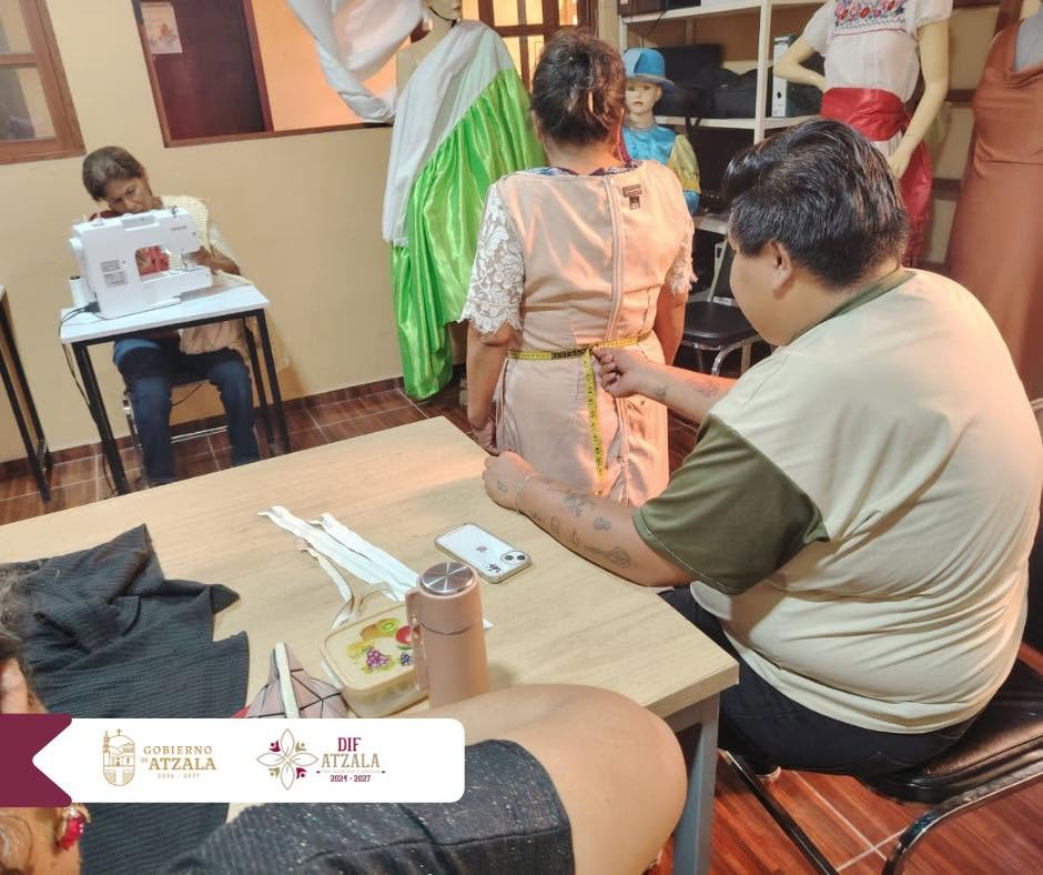 Continúa “Taller de Diseño Modas” en Atzala, impulsado por la alcaldesa Verónica Nolasco