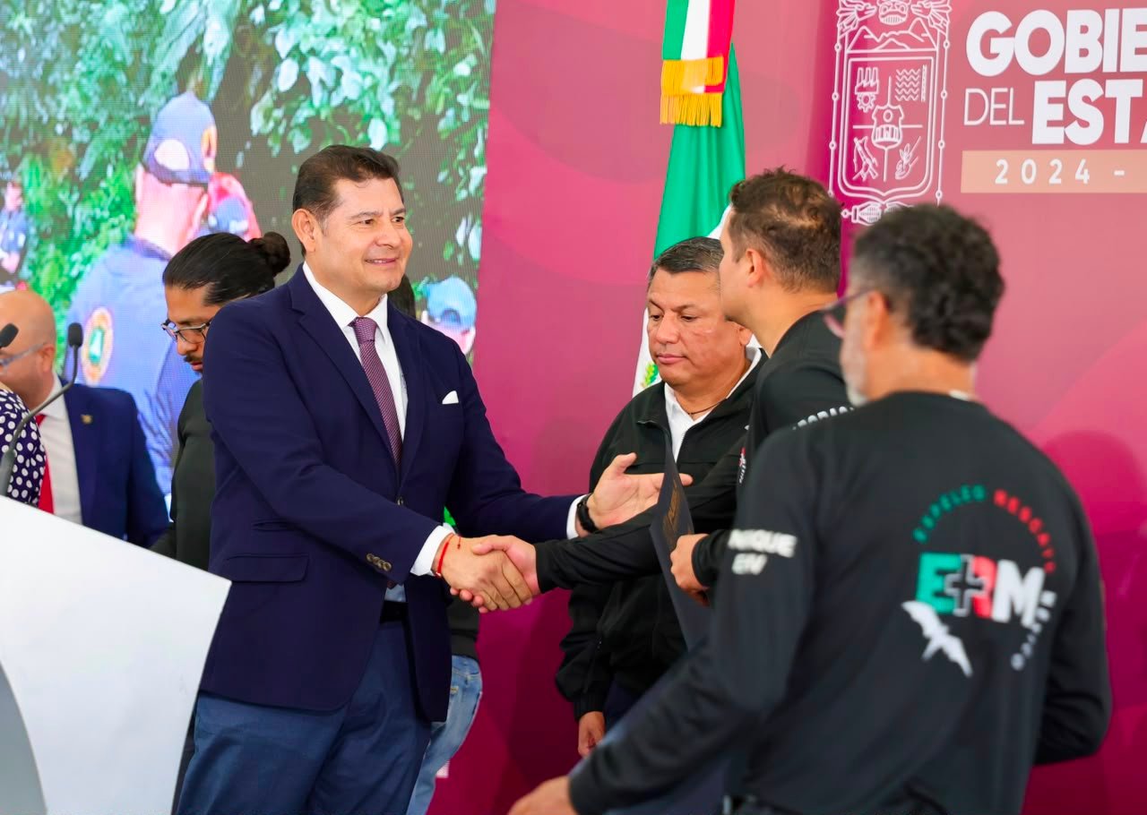 GOBIERNO ESTATAL HONRA VALOR DE ESPELEÓLOGOS Y FORTALECE SISTEMA DE PROTECCIÓN CIVIL