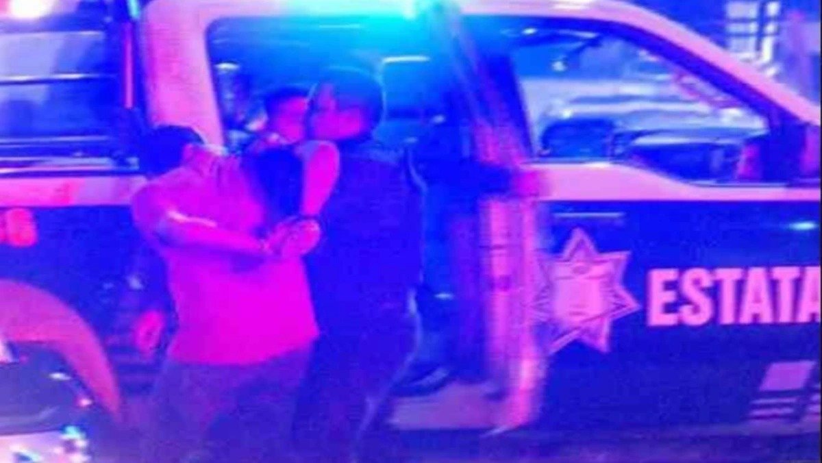 Persecución y disparos dejan tres detenidos en Puebla