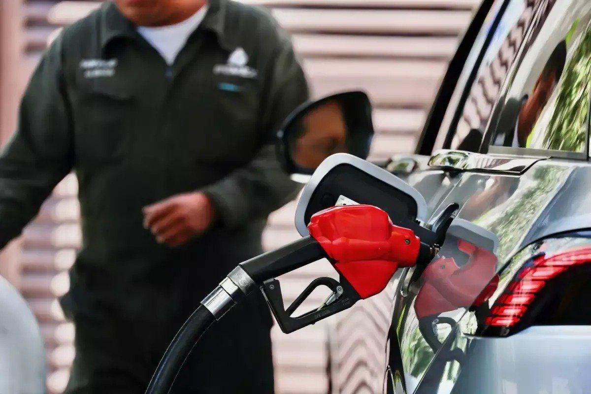 Hacienda recorta apoyo a la gasolina; podría subir de precio