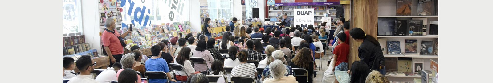 Presenta Mario Iván Martínez colección de cuentos infantiles en la Librería CCU