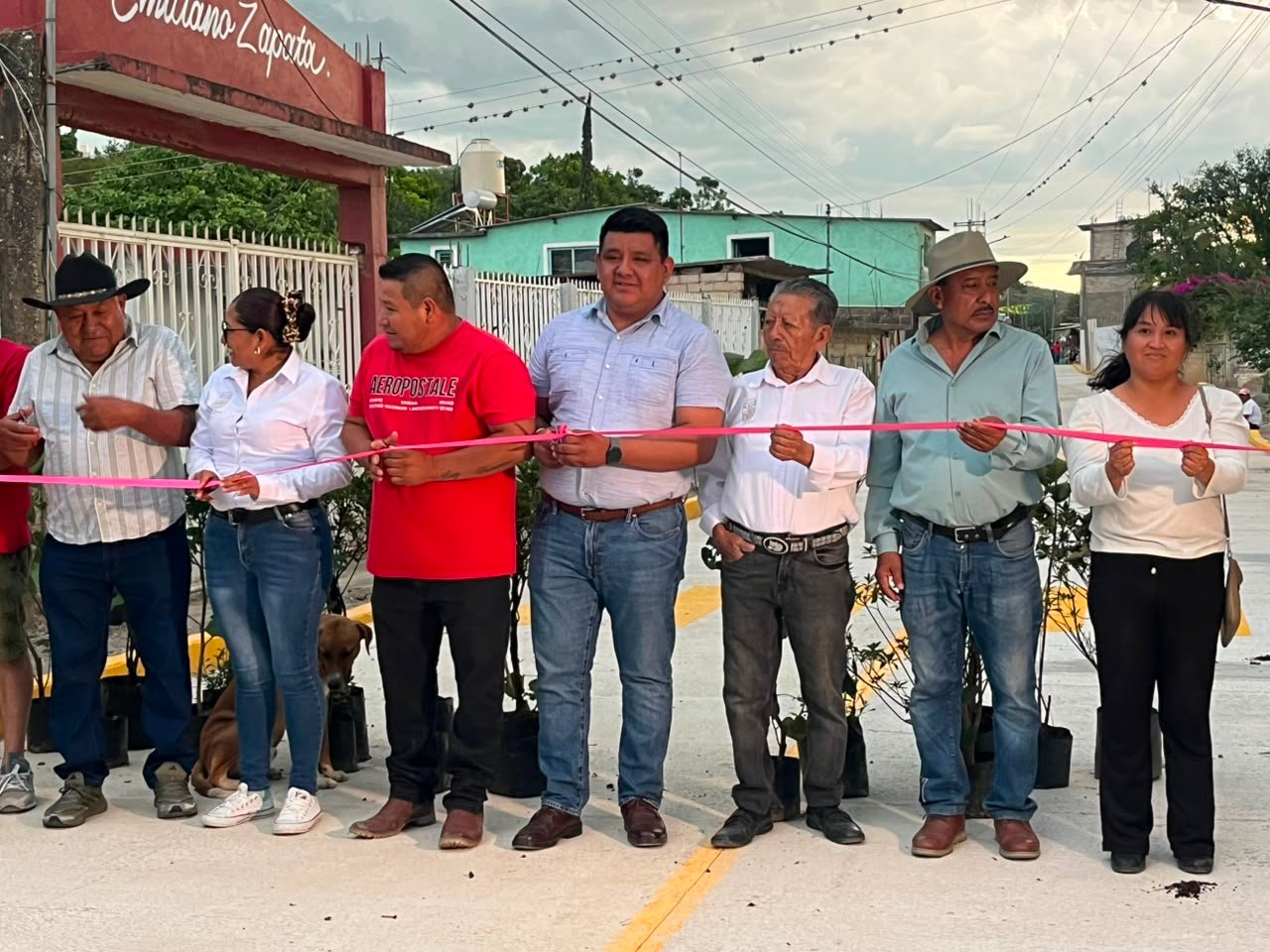 Entregan obra de pavimentación en la colonia Emiliano Zapata de  Epatlán