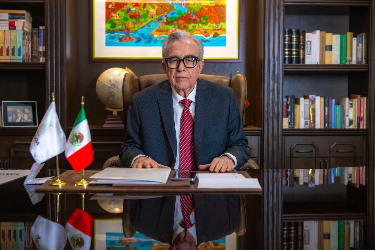 Rocha Moya deja otra vez el Gobierno de Sinaloa