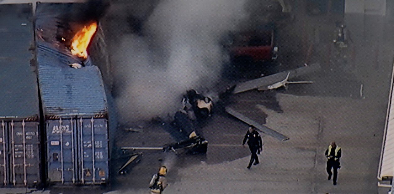 Cae helicóptero de un noticiero en Los Ángeles; tres muertos