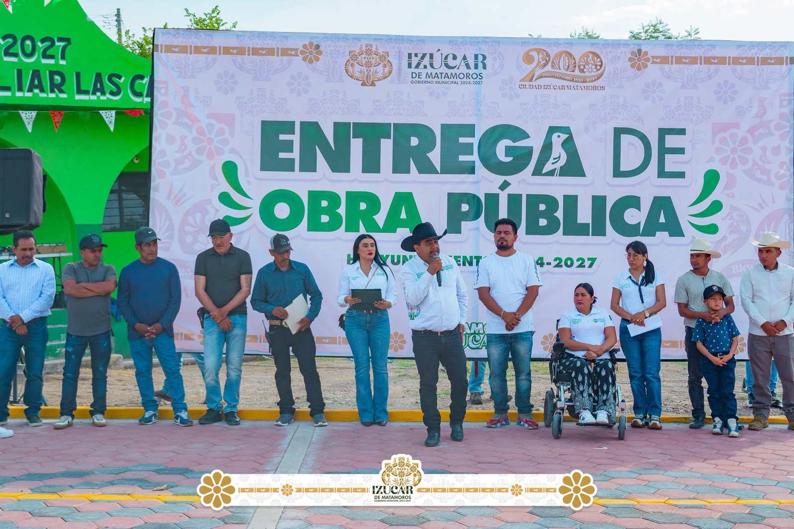 Gobierno de Izúcar entrega adoquín en Las Casitas