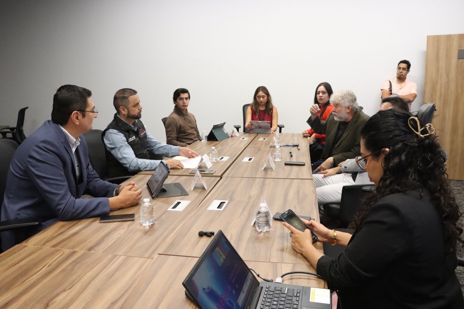 Dialoga el diputado Jaime Aurioles con la comunidad científica para sentar las bases de una legislación y financiamiento a largo plazo