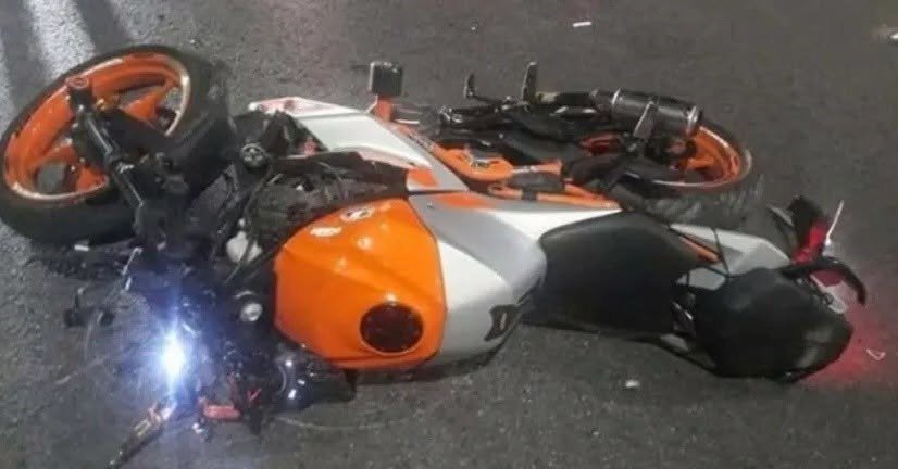 Dos mv3r3n y uno resultó herido en accidente de moto en Tianguismanalco