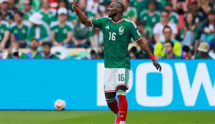 Julián Quiñones apunta al Balón de Oro 2026