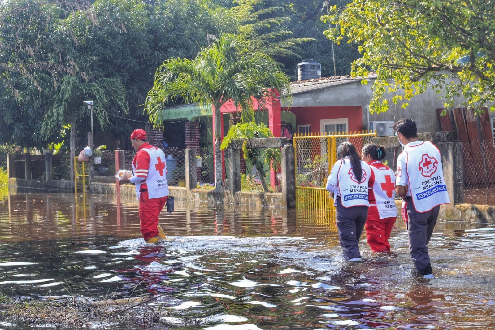 Cruz Roja moviliza rescatistas por huracán Simón y tormenta Rachel