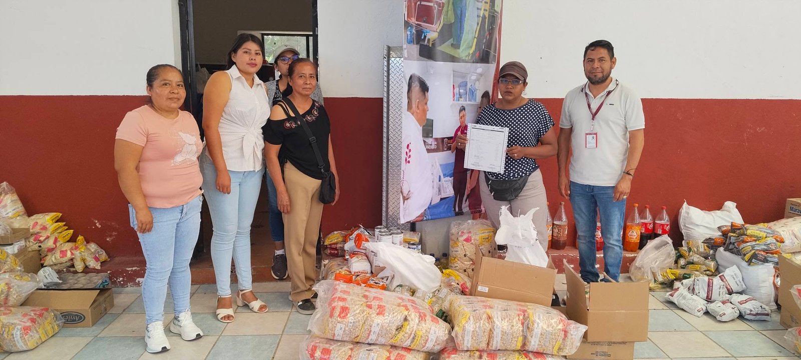 Autoridades de Epatlán entregan desayunos escolares para la niñez