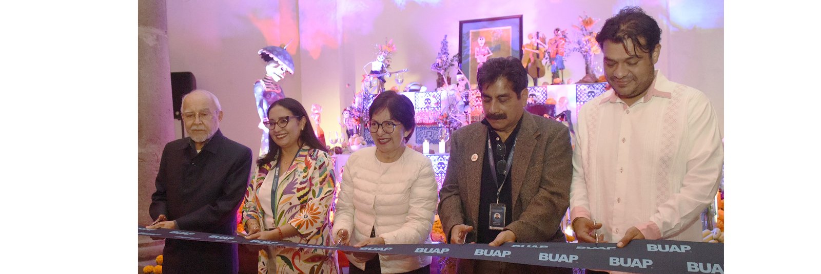 Inauguran ofrenda “Cultura, Muerte y Tradición. Altar dedicado a los Artistas Universitarios”
