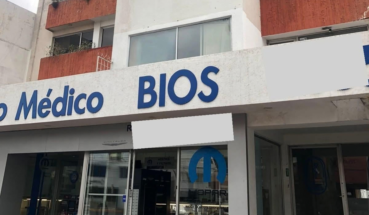Hallan a doctora sin vida en su consultorio y con un disparo en Puebla