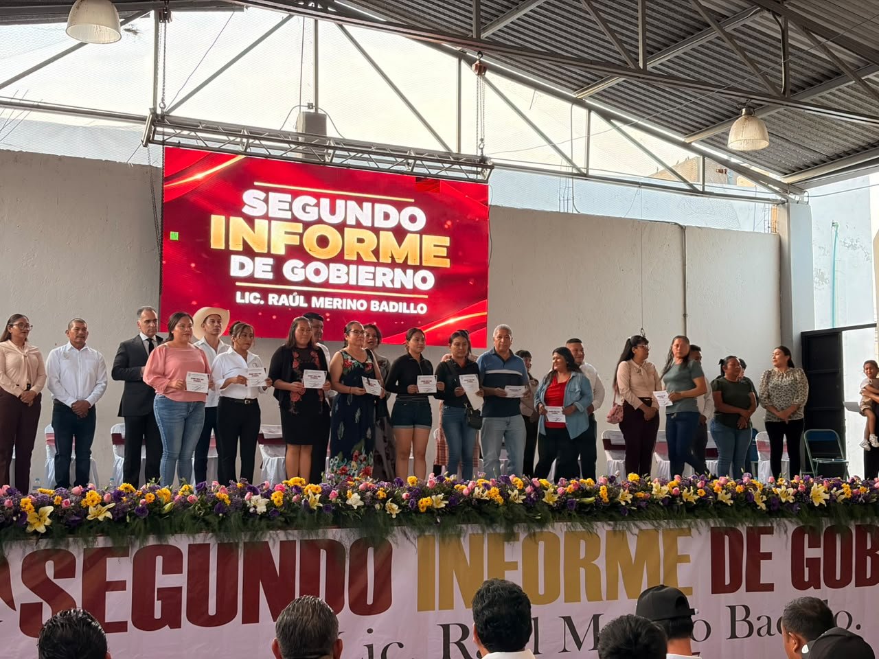 Raúl Merino rindió su Segundo Informe en Epatlán
