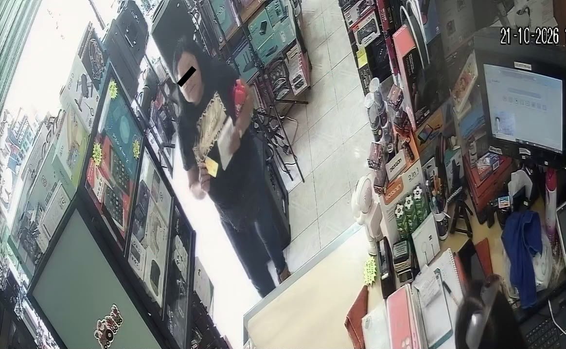 Video exhibe robo de bocinas a plena luz del día en Izúcar