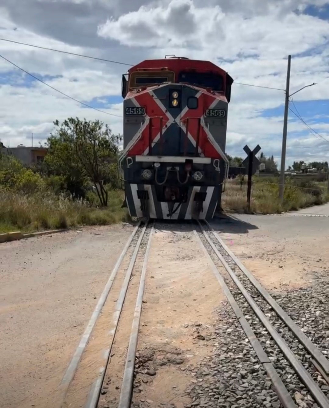 Joven de 19 años muere arrollado por tren en Coronango