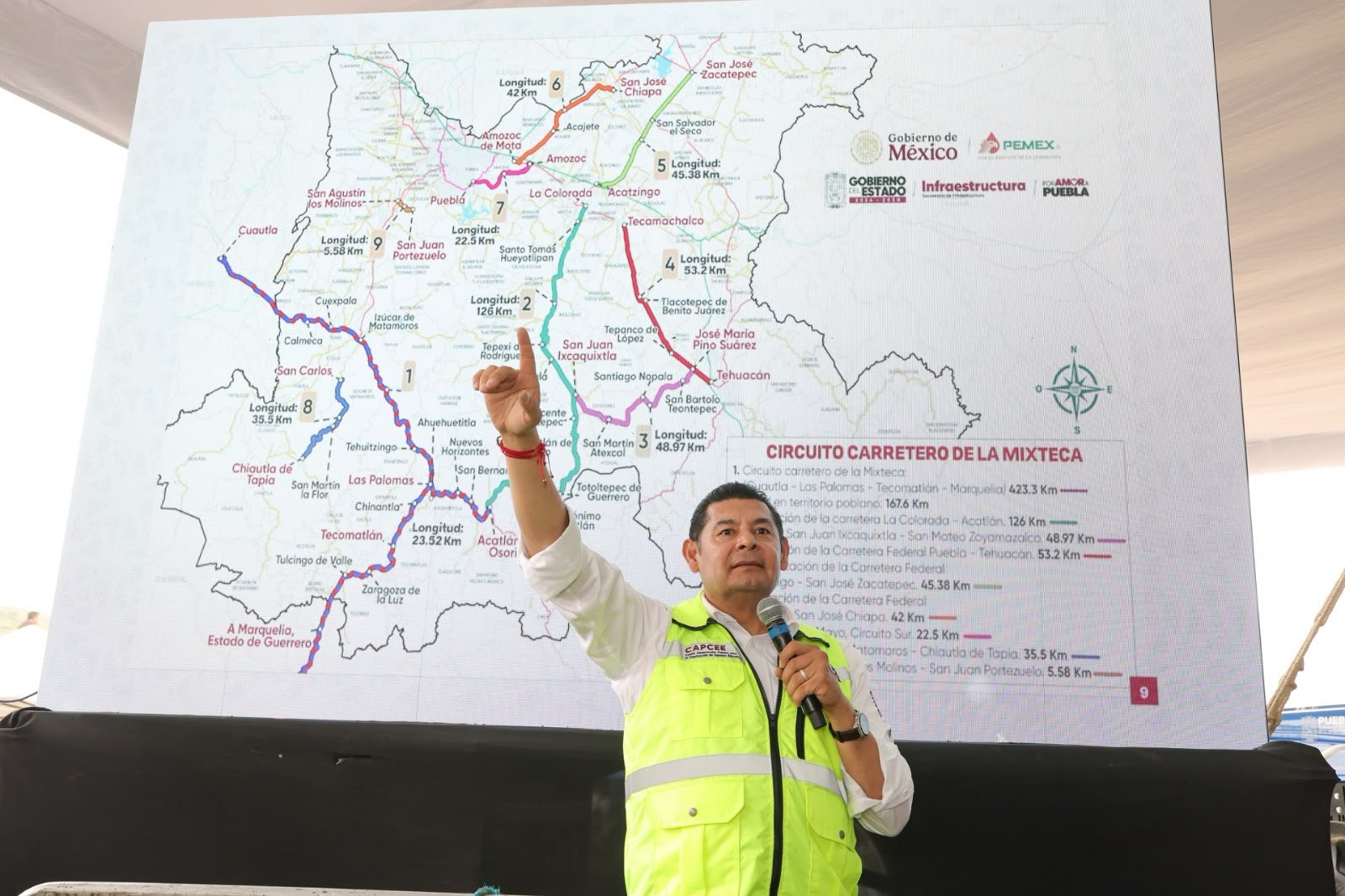 Más maquinaria y obras cimentan modernización carretera en los 217 municipios
