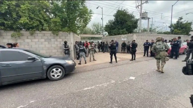 Atacan secundaria en Torreón; asesinan a la subdirectora